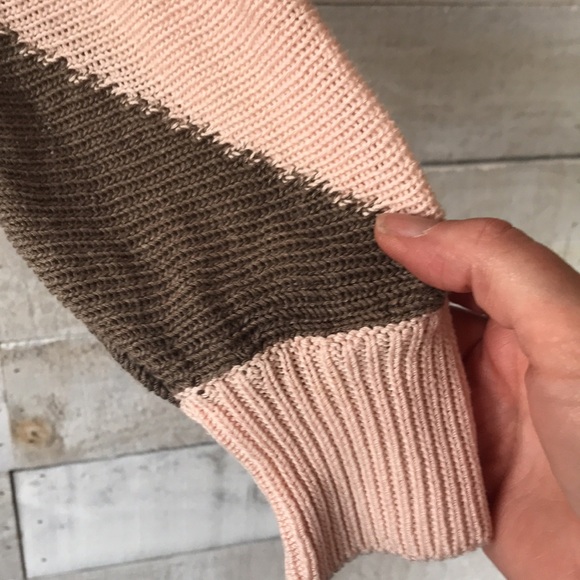 ESCADA linen geometric vneck sweater - Picture 7 of 12